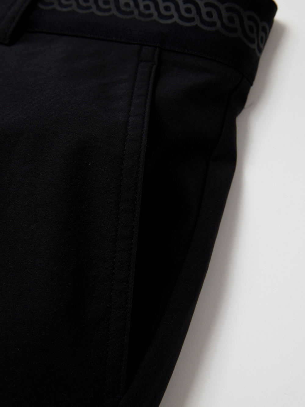 ユタ スクドラインロゴパンツ (男性用)