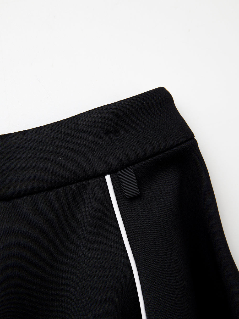 UTAA NeonバロックNeopreneフレアスカート ブラック : Women's