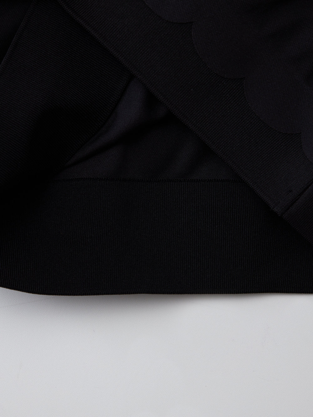 UTAA TildeウェーブクラウンパンサーTシャツ ブラック : Women's