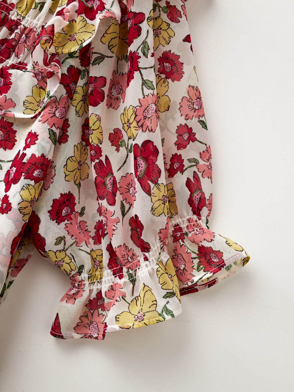 UTAA カラーポップFlowershirringブラウス ホワイト : Women's