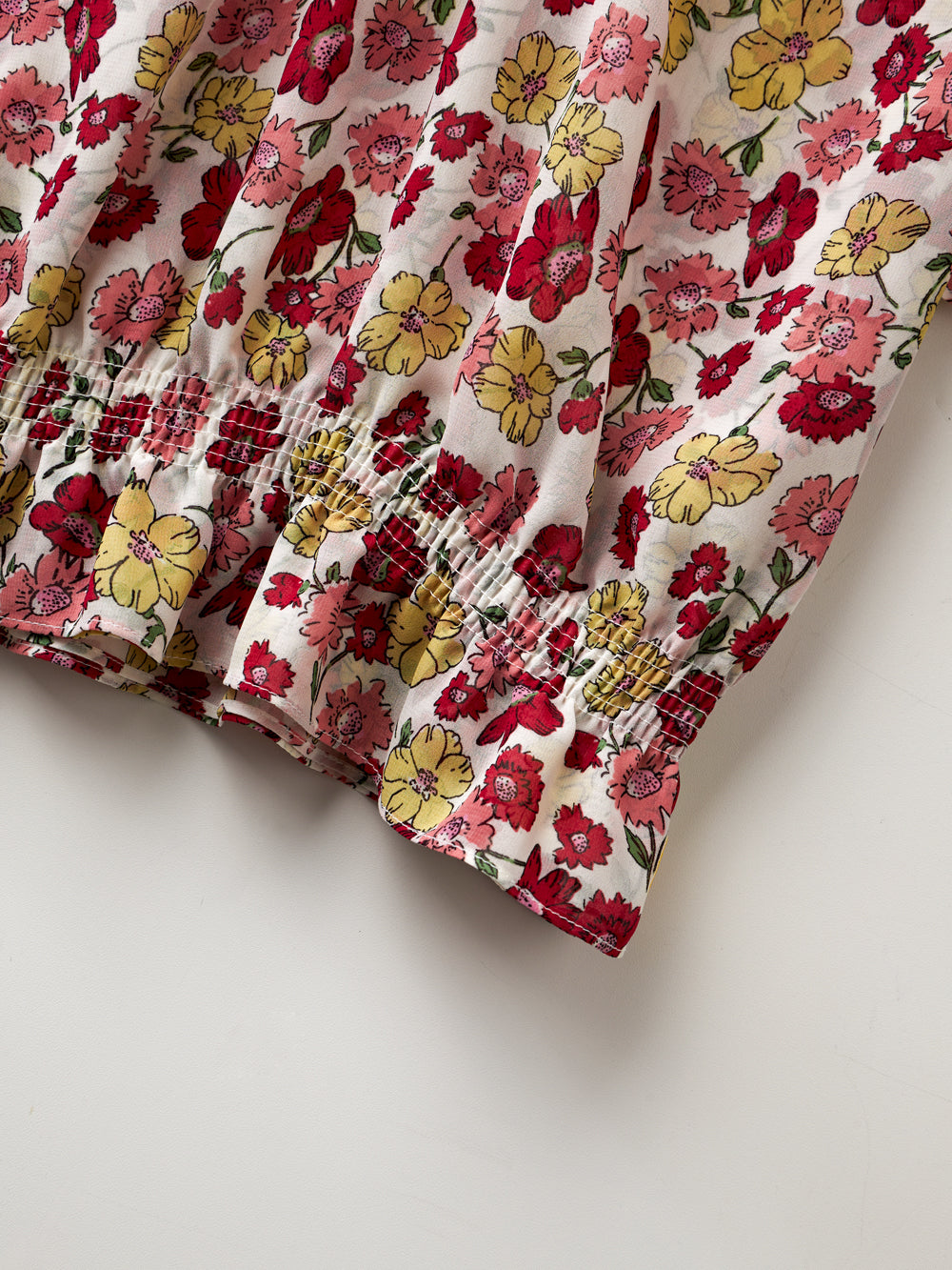 UTAA カラーポップFlowershirringブラウス ホワイト : Women's
