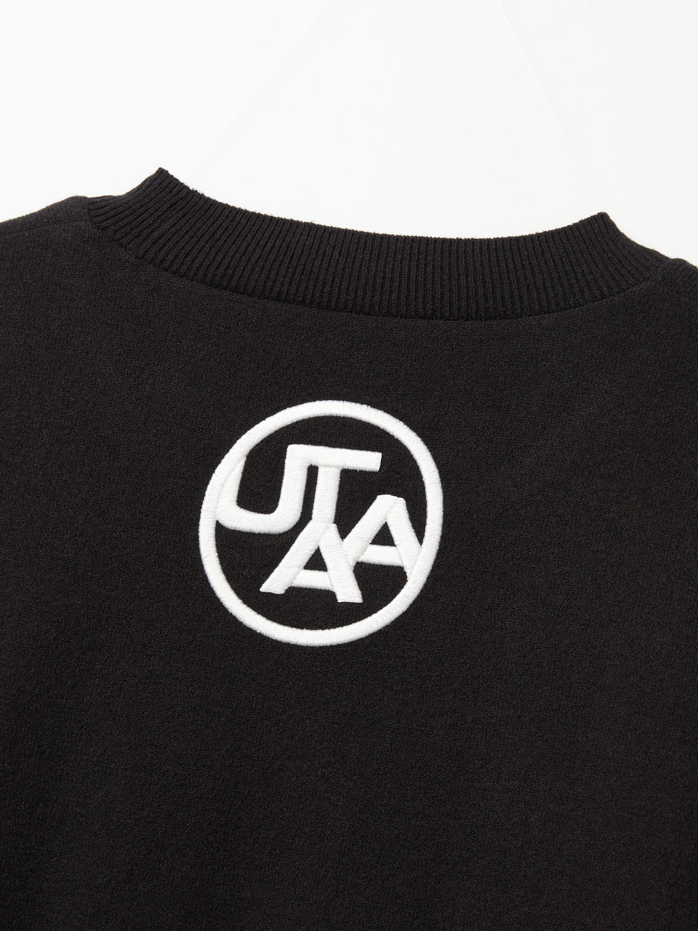 UTAA ミッドデーボールドロゴニットプルオーバー : men's