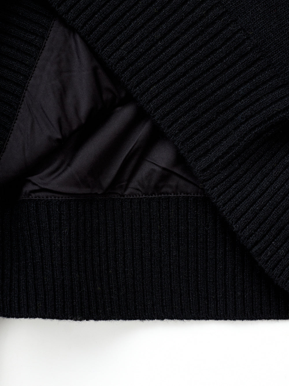 ユタ カラーマッチエンブレムハーフジップアップニート (男性用)