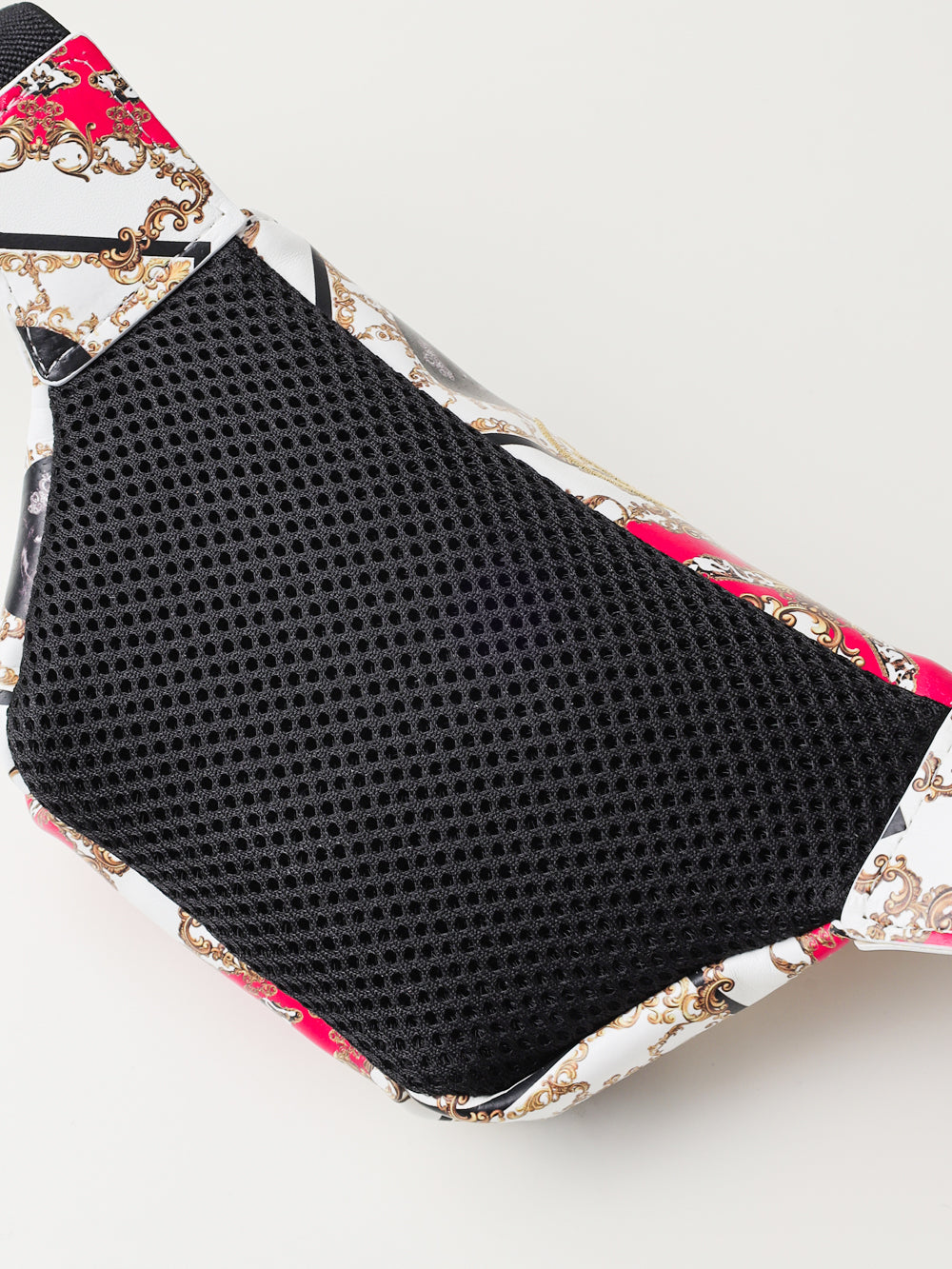UTAA APEXチェーンバロックベルトバッグ ピンク