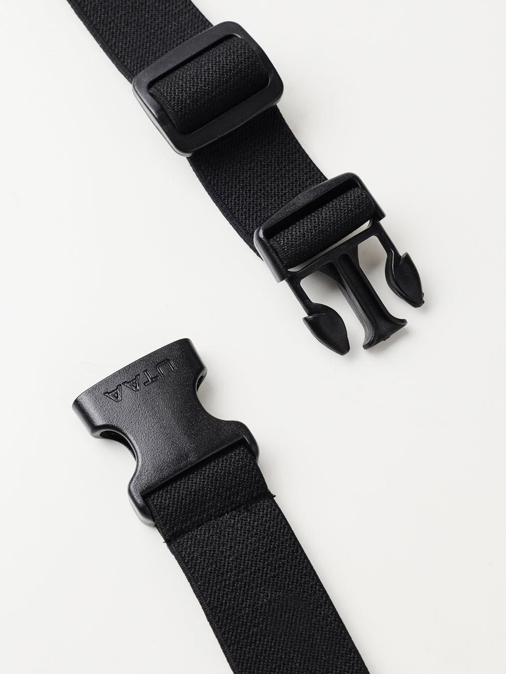 ユタ APEXチェーンバロックベルトバッグ