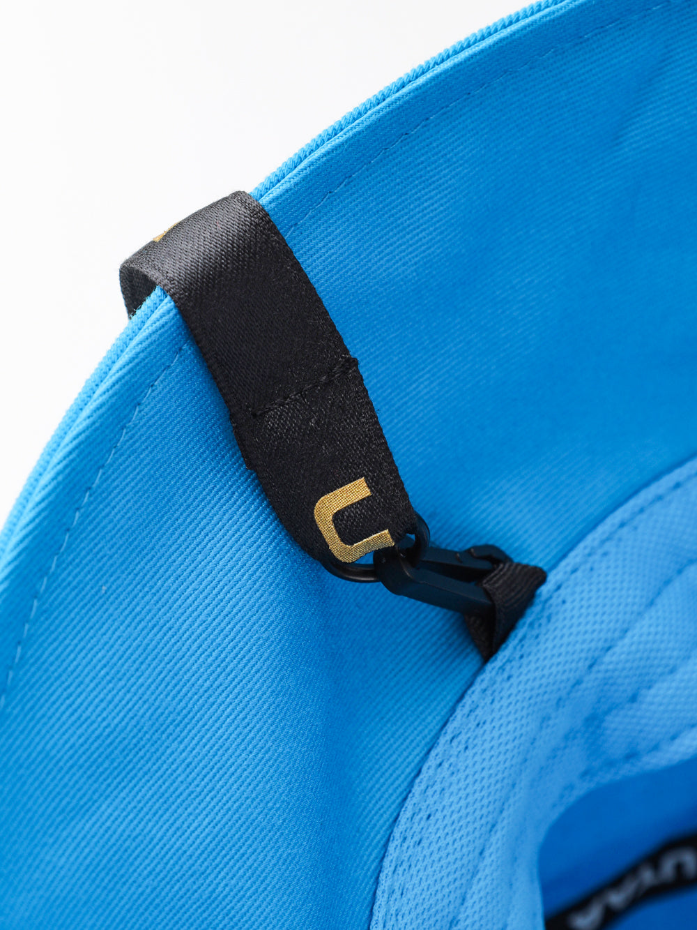 UTAA Grandゴールドクラウンパンサーバケットハット ブルー : Women's