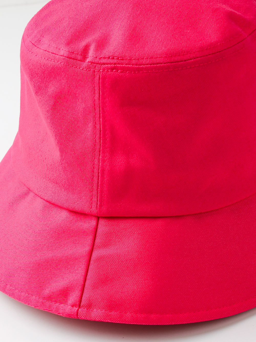 UTAA Grandゴールドクラウンパンサーバケットハット ピンク : Women's
