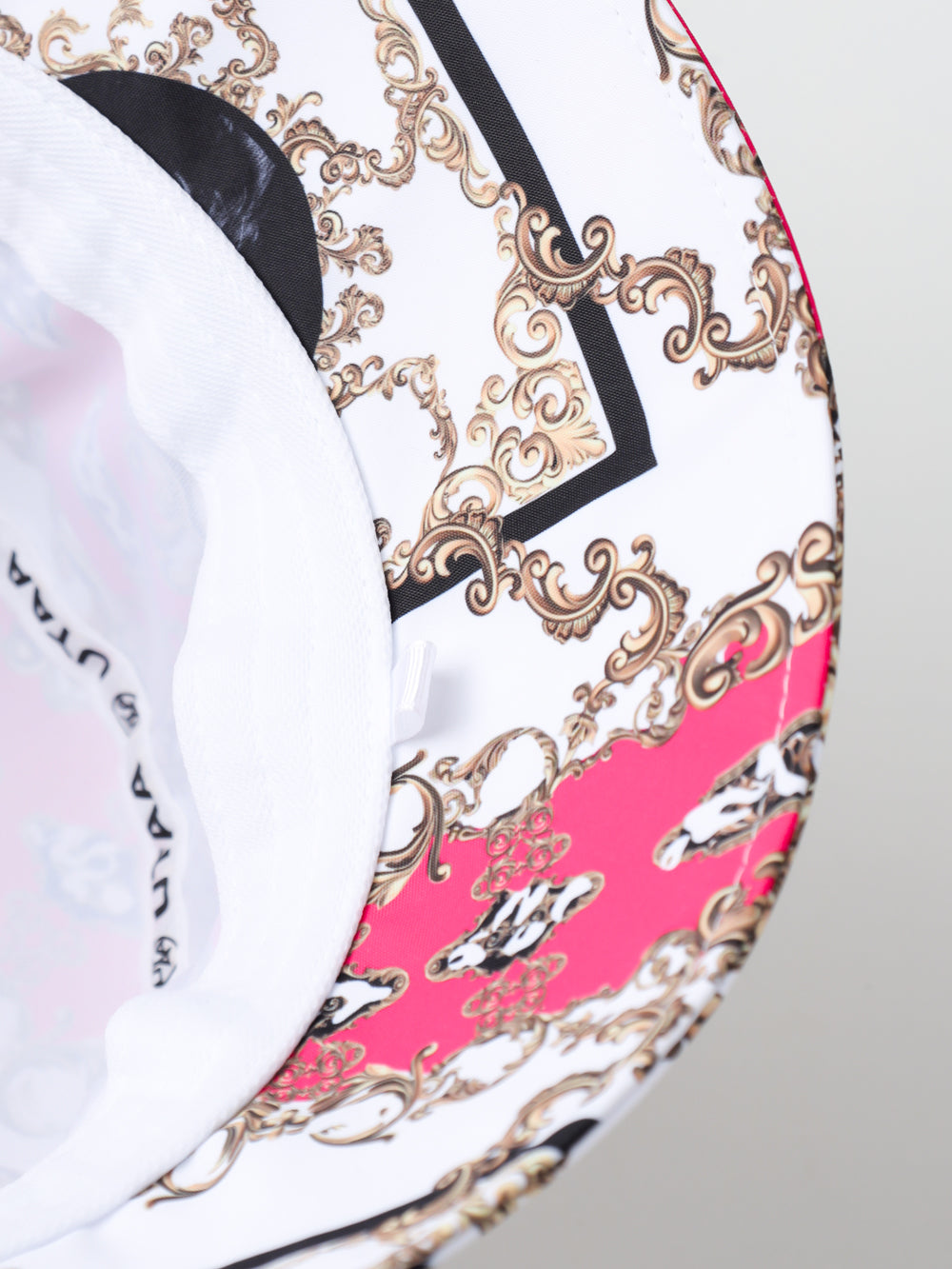 UTAA APEXチェーンバロックバケットハット ピンク : Women's