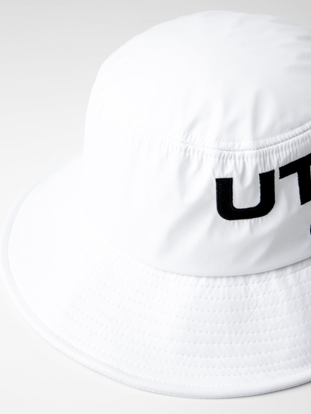 UTAA ベーシックフィットロゴバケットハット ホワイト