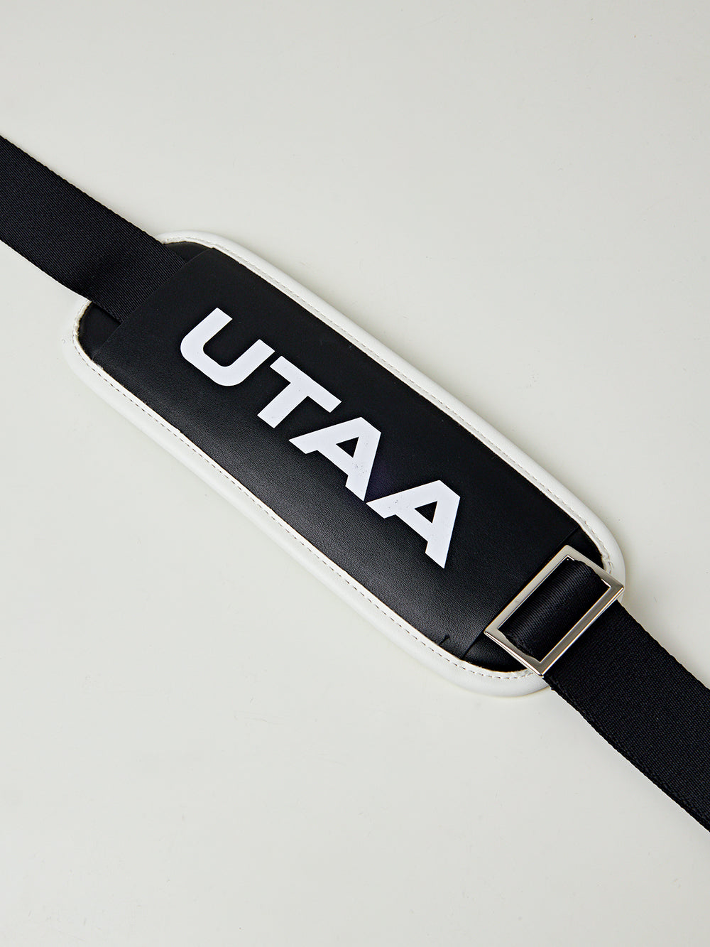 ユタ ライトメア スキッド ボストンバッグ