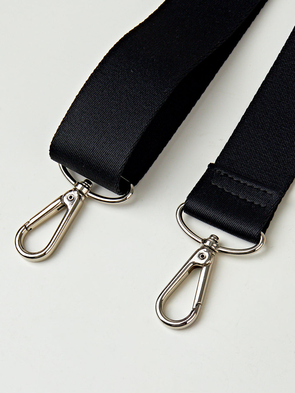 ユタ ライトメア スキッド ボストンバッグ