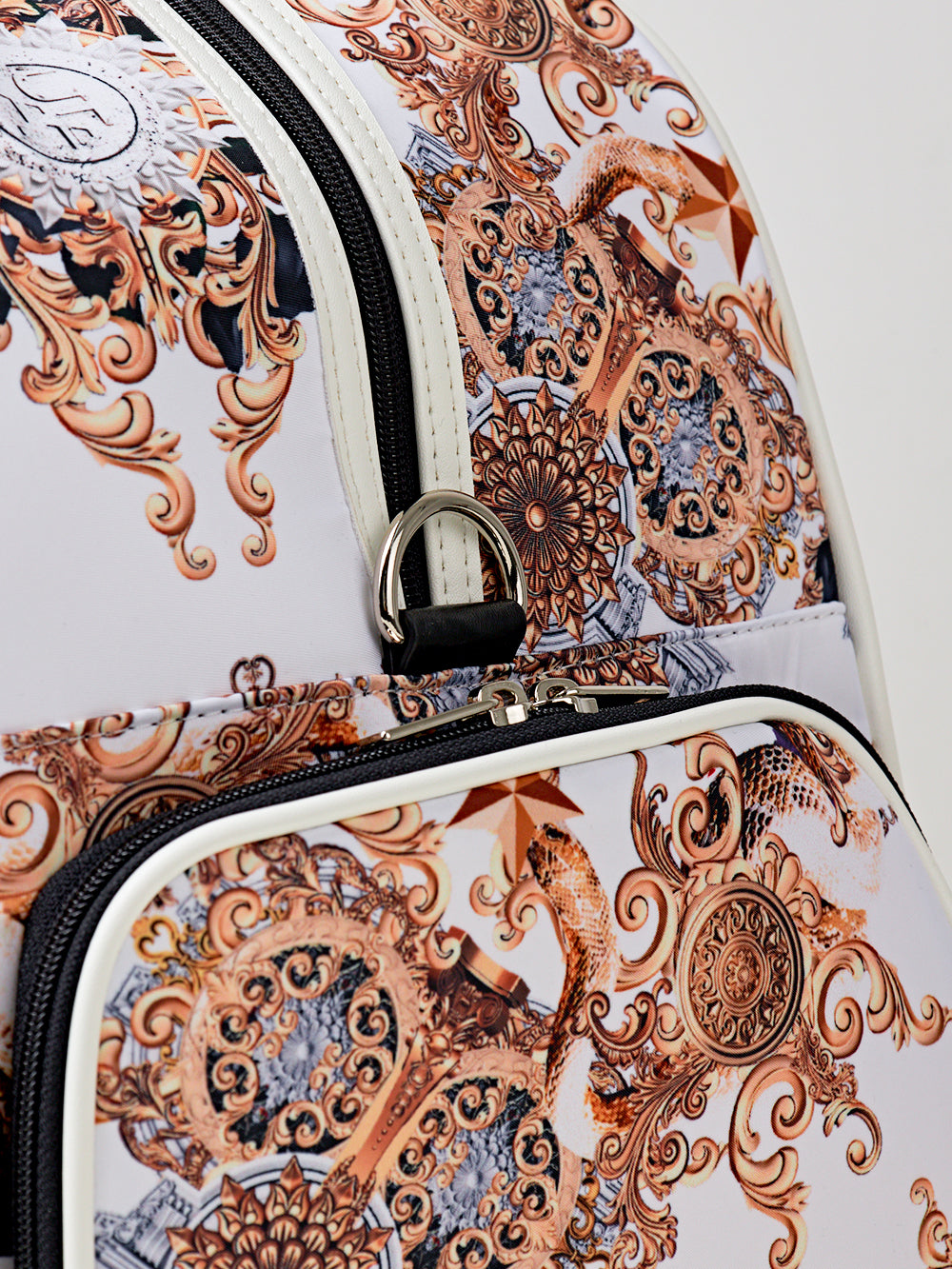 ユタ ライトメア スキッド ボストンバッグ