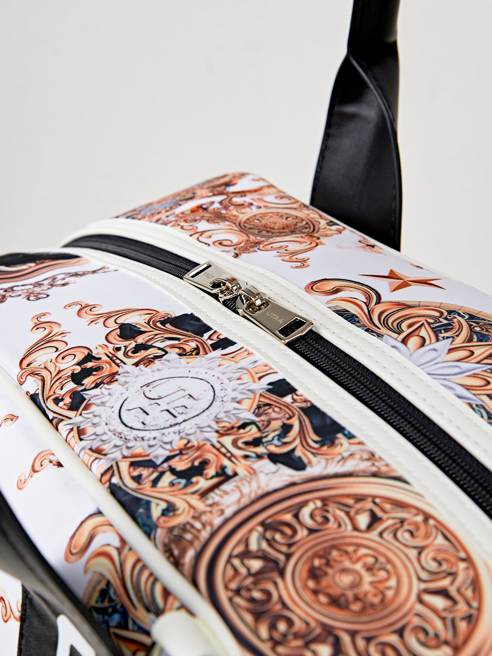 ユタ ライトメア スキッド ボストンバッグ