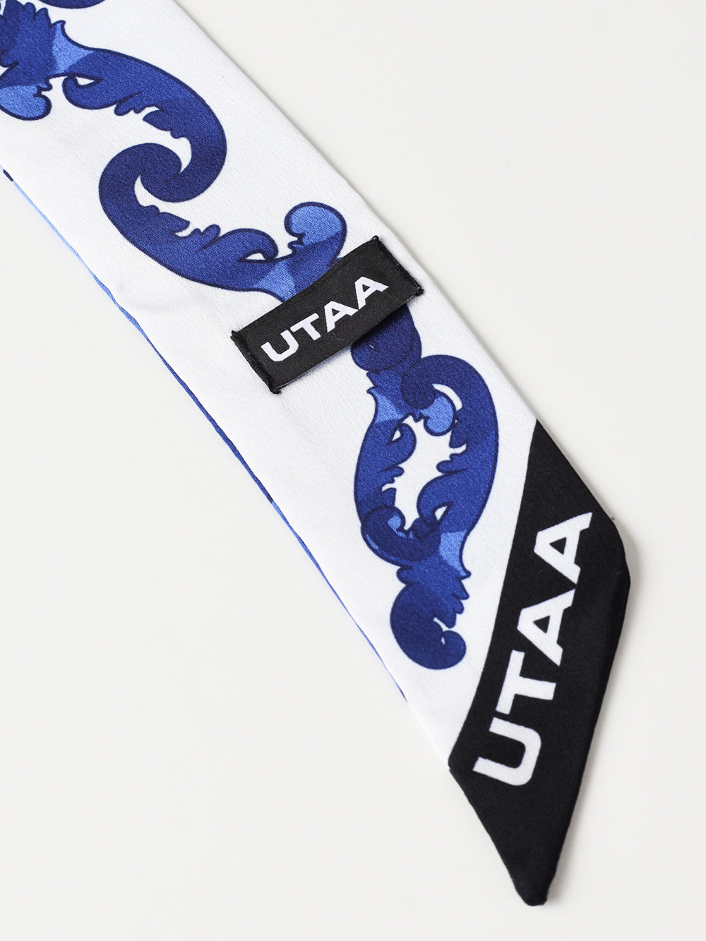 UTAA シークエンスバロックGraphicScarf ブルー : Women's
