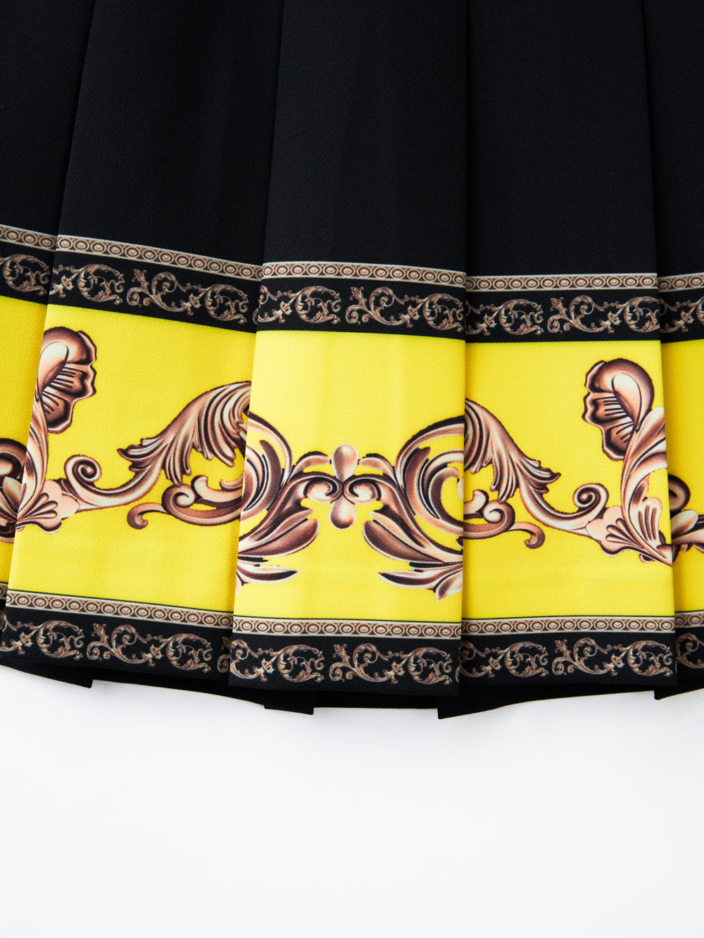 ユタ ネオンゴールデンバロックフレアスカート