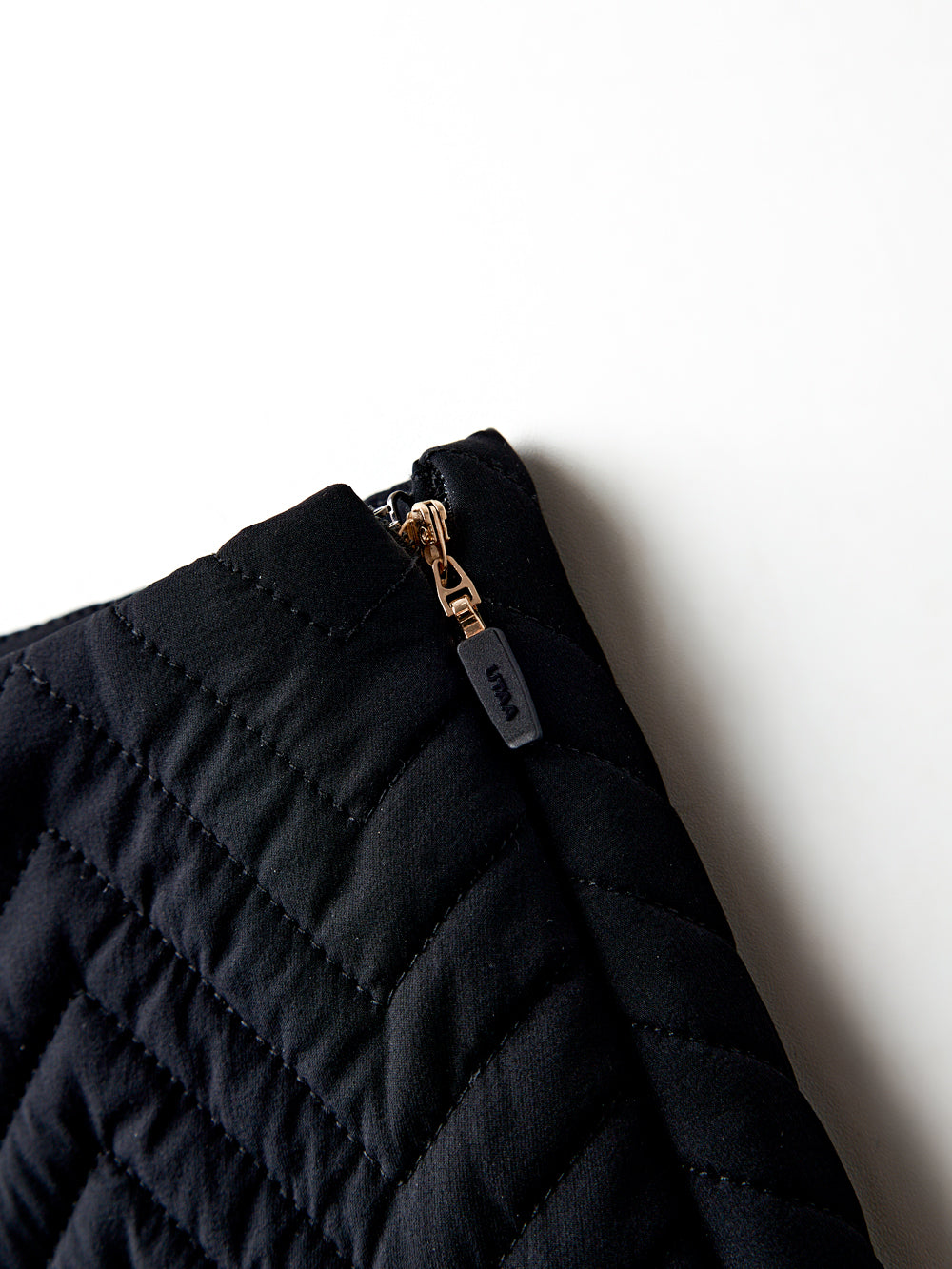 ユタ ゴールデンスケールキルティングダウンスカート