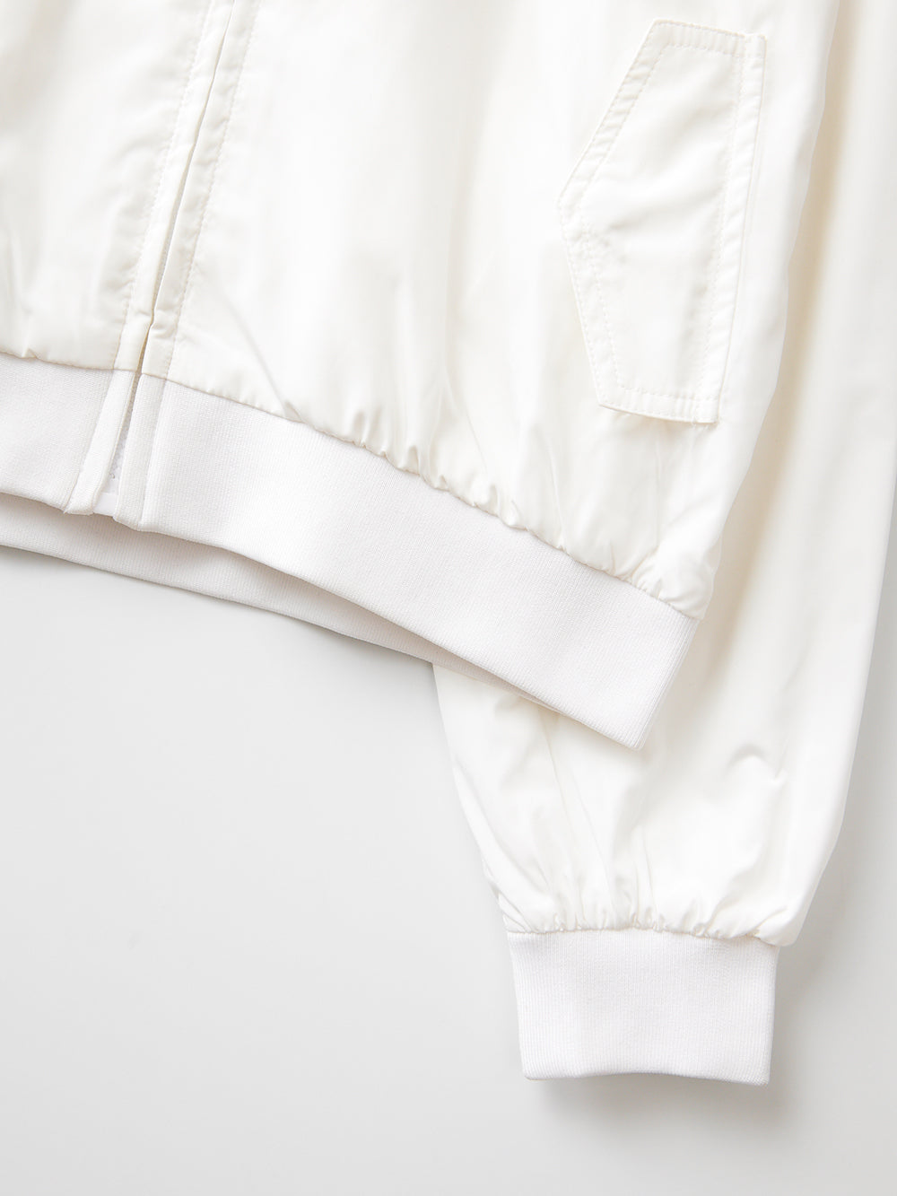 UTAA ギルトリングクラウンパンサーウィンドブレーカージャンパー : Women's