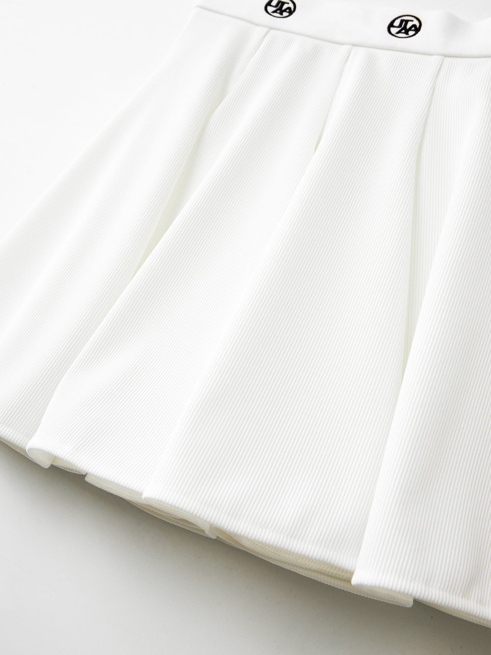 ユタ トゥリプルタイニーロゴフレアスカート