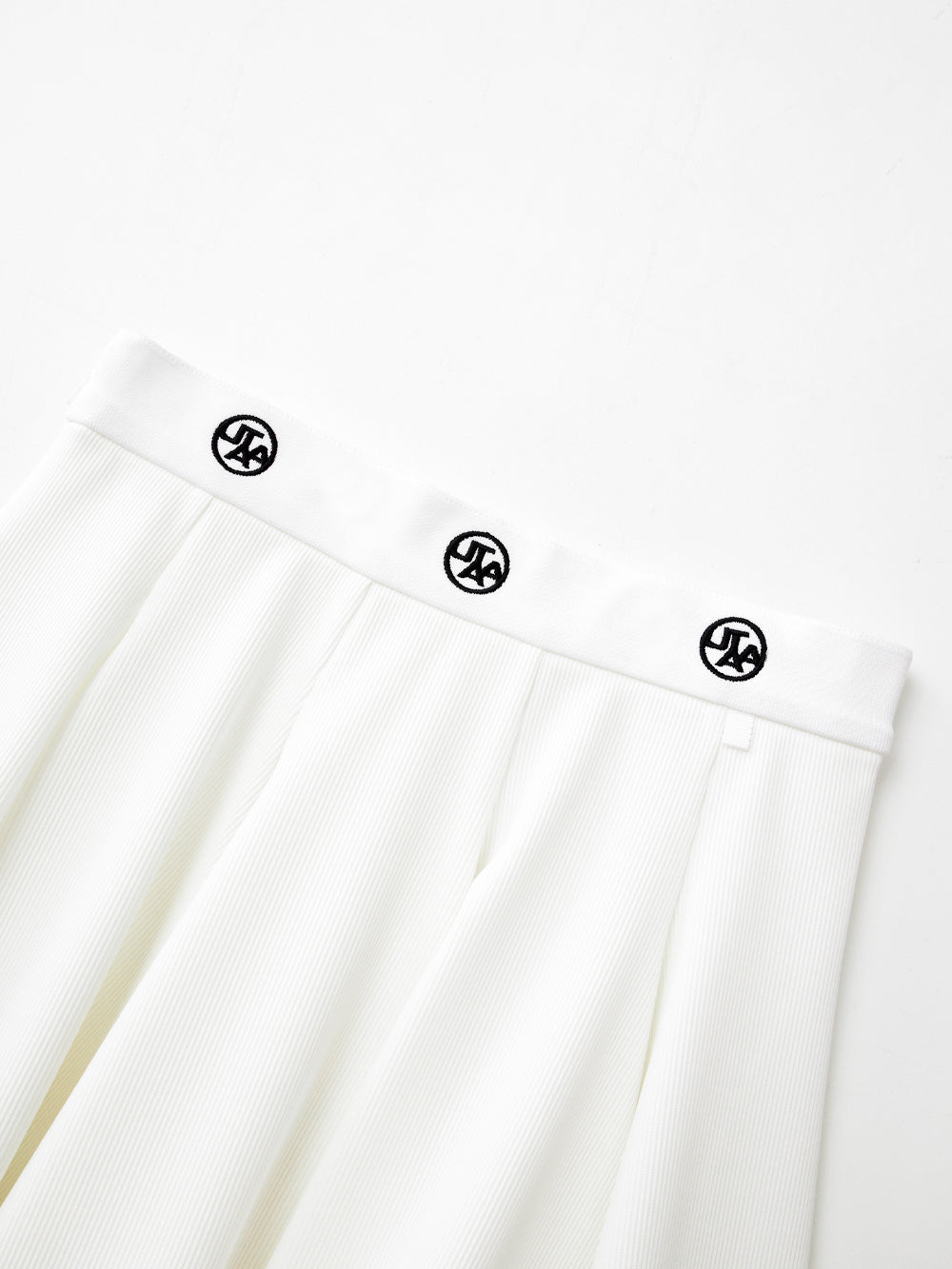 ユタ トゥリプルタイニーロゴフレアスカート