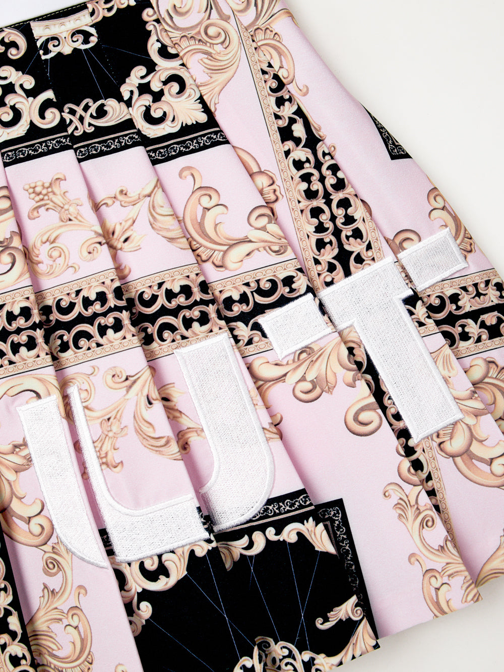 ユタ カラーパールバロックプリーツスカート