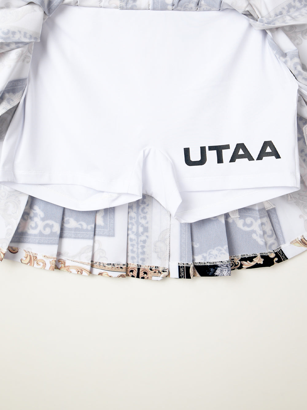 ユタ カラーパールバロックプリーツスカート