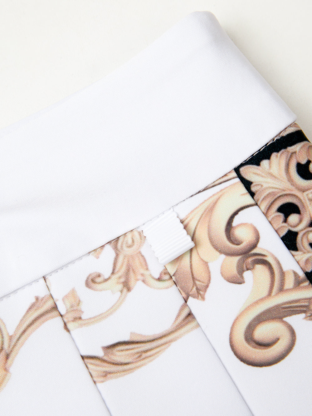 ユタ カラーパールバロックプリーツスカート