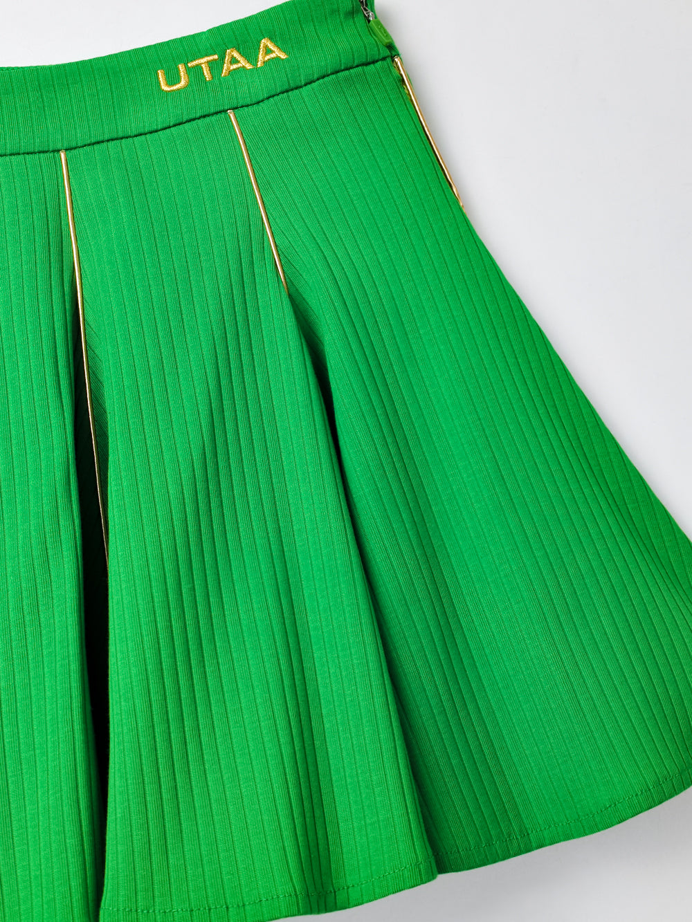 ユタ ゴールドリングパンサーラスターフレアスカート