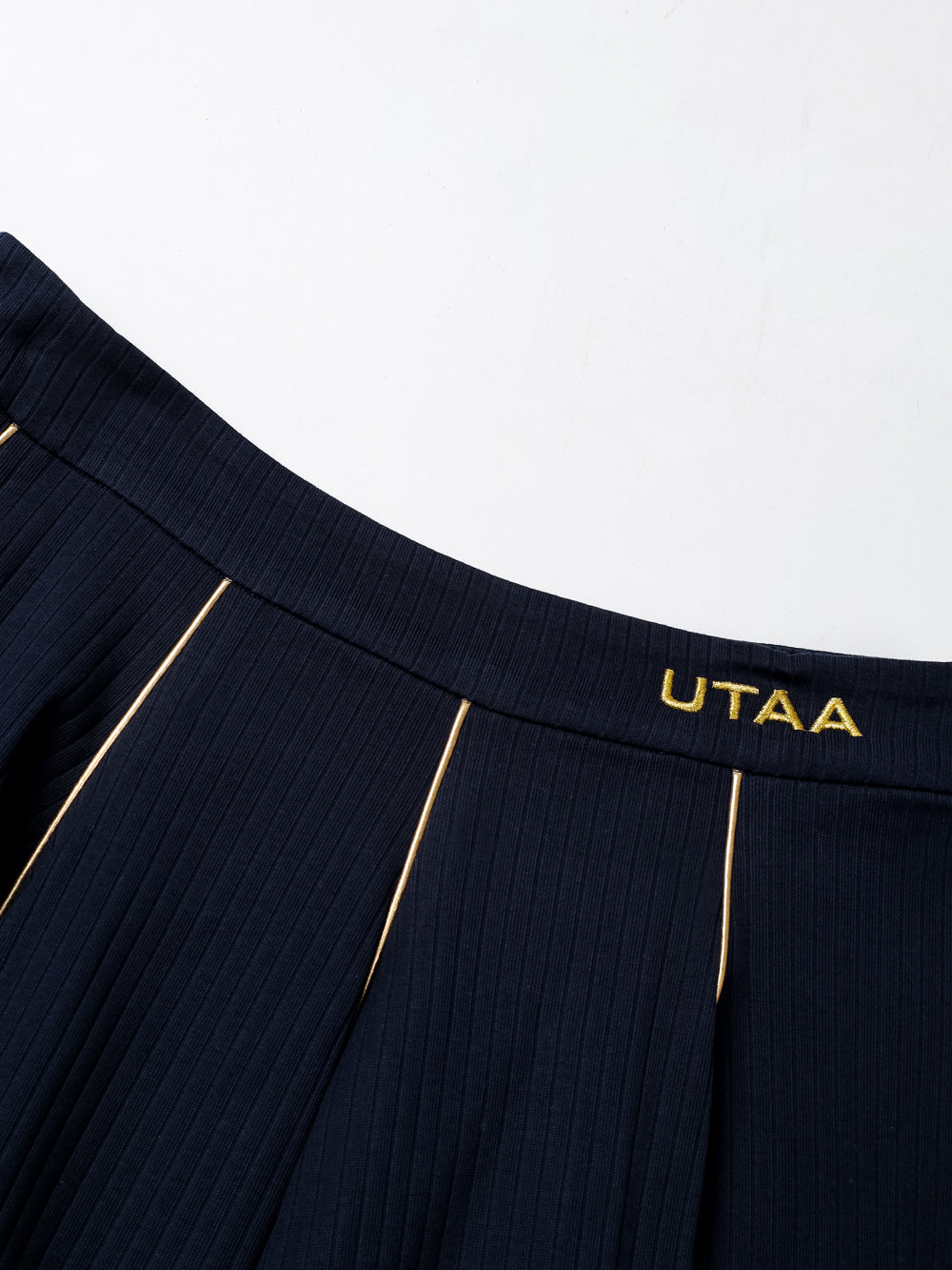 ユタ ゴールドリングパンサーラスターフレアスカート