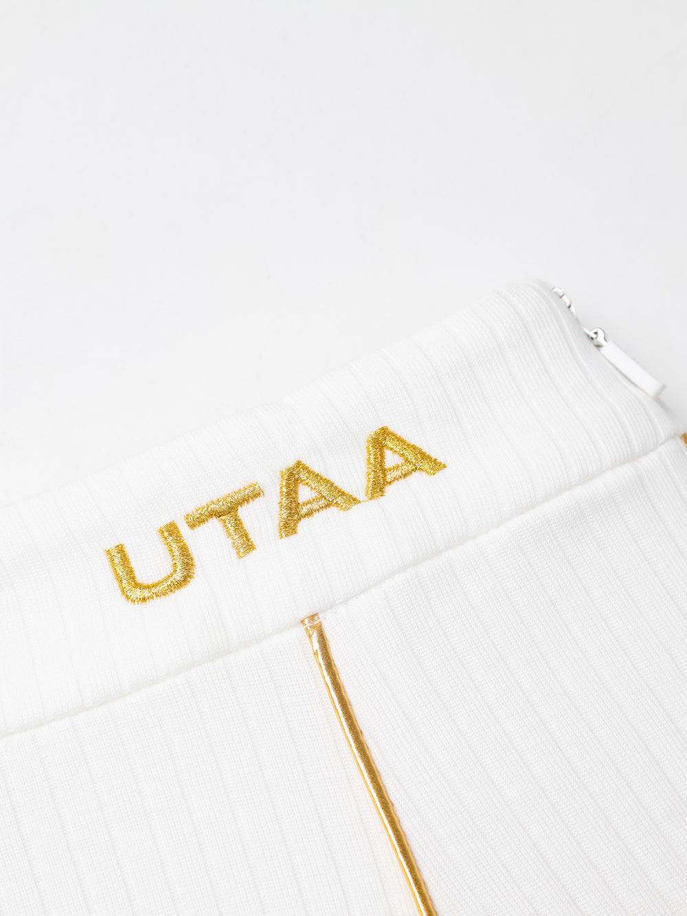 ユタ ゴールドリングパンサーラスターフレアスカート