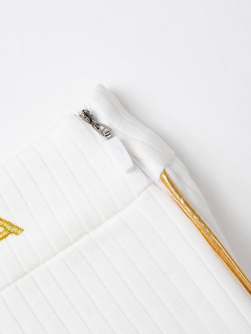 ユタ ゴールドリングパンサーラスターフレアスカート