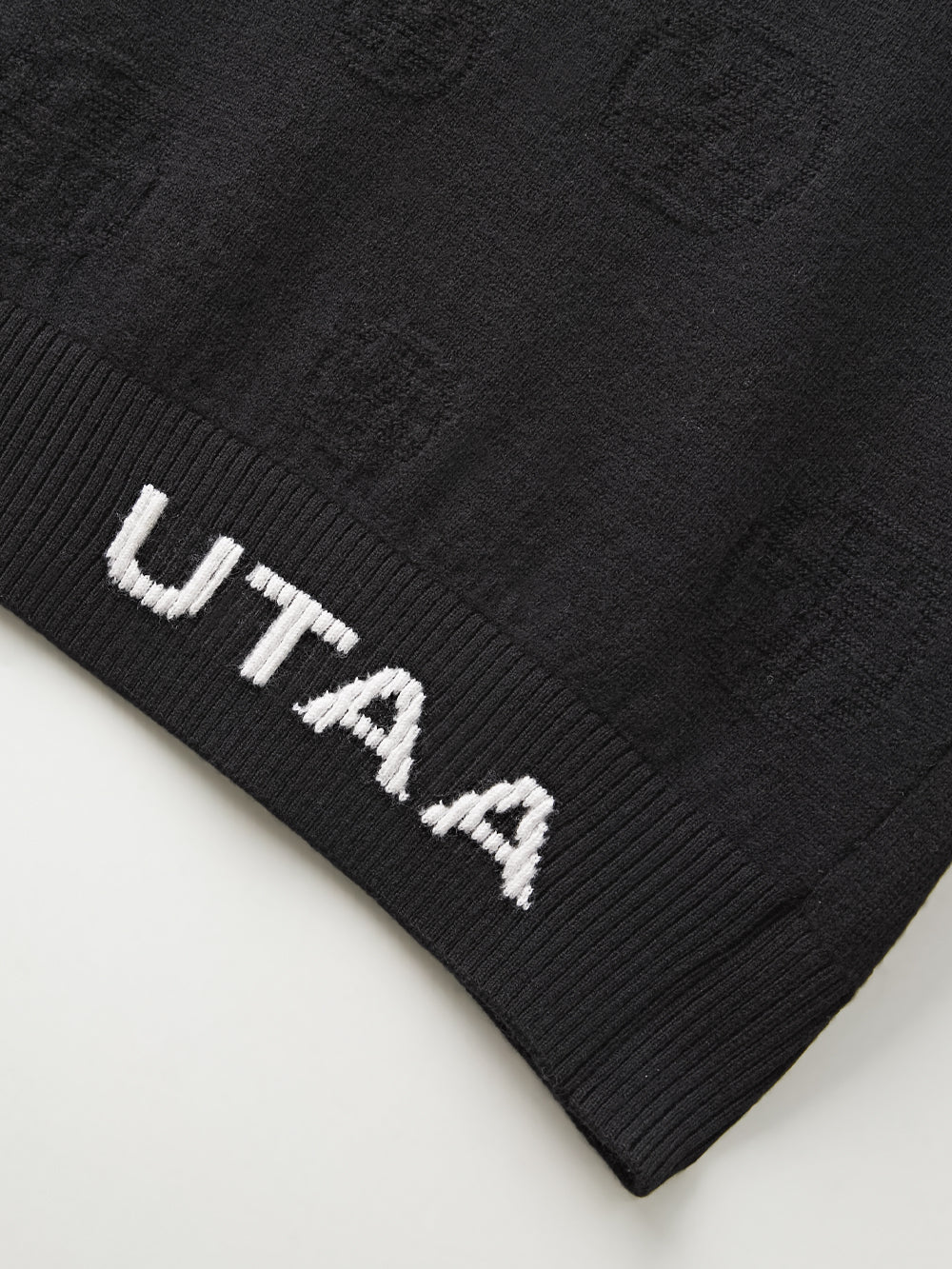 UTAA ロゴスパークルニットプルオーバー ブラック : Men's