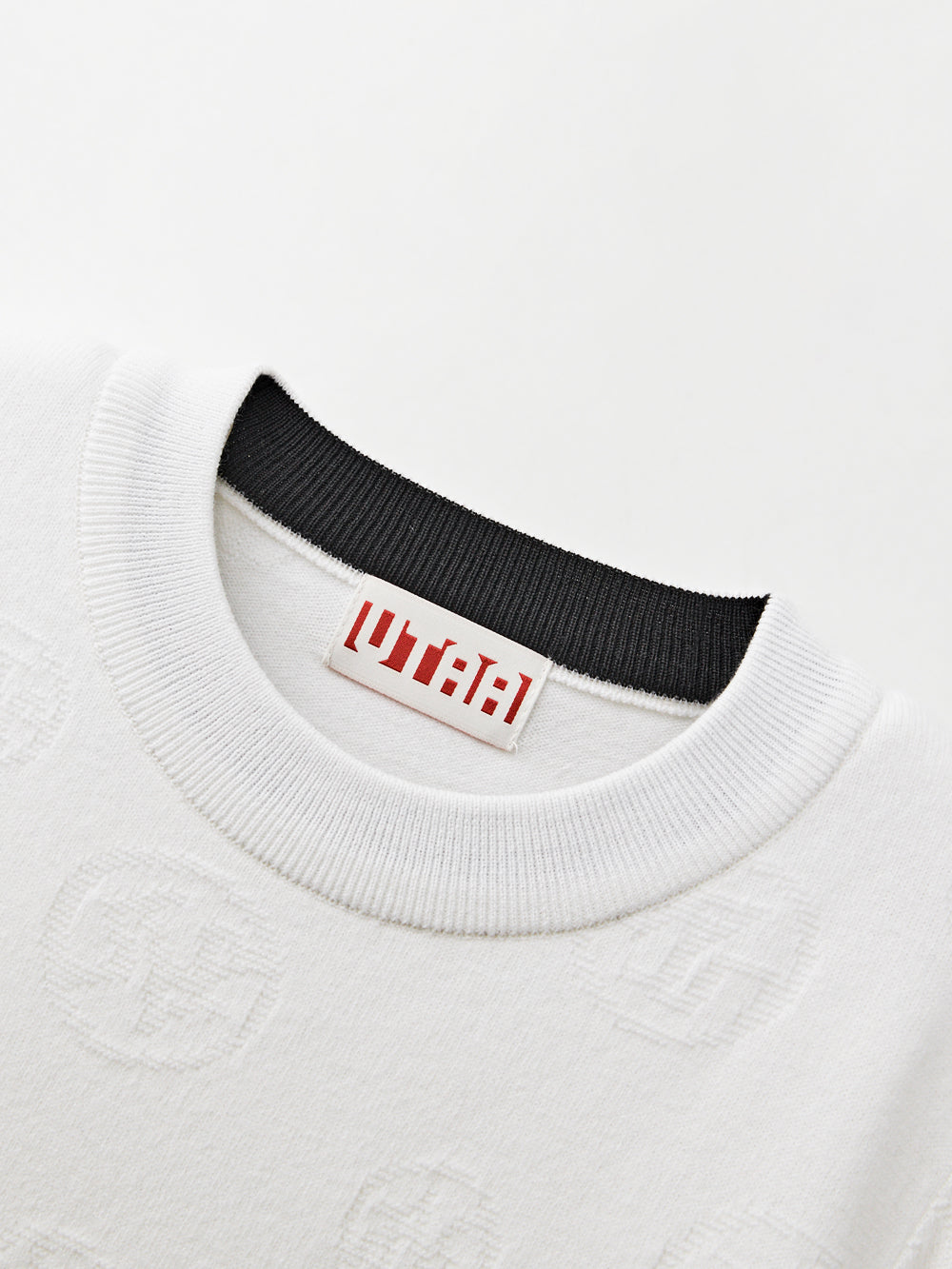 UTAA ロゴスパークルニットプルオーバー ホワイト : Men's