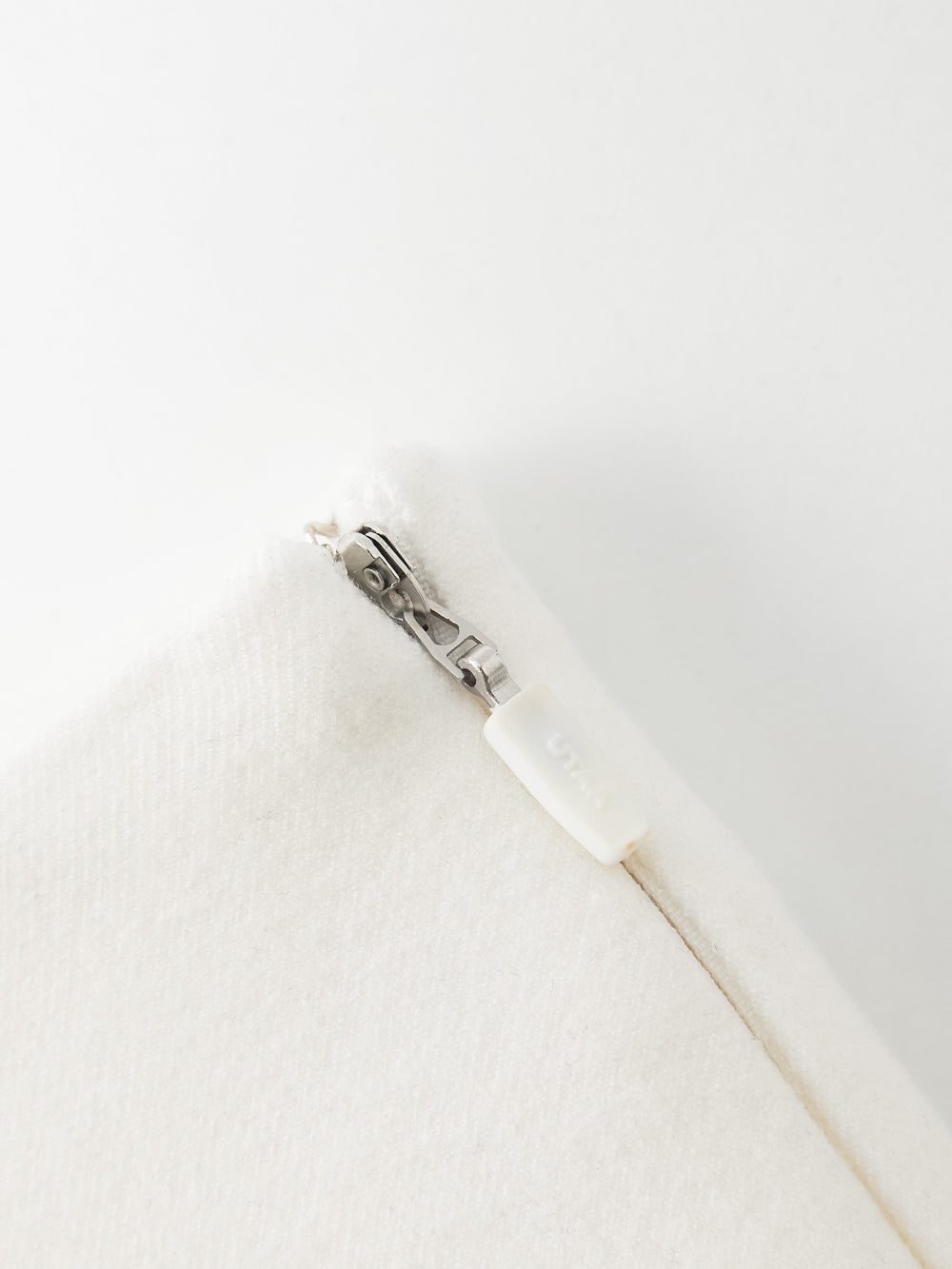 ユタ タッセルレースプリーツスカート