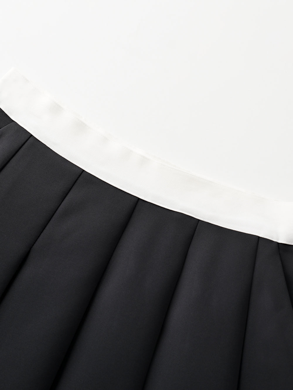 ユタ レタリングテープポケットプリーツスカート