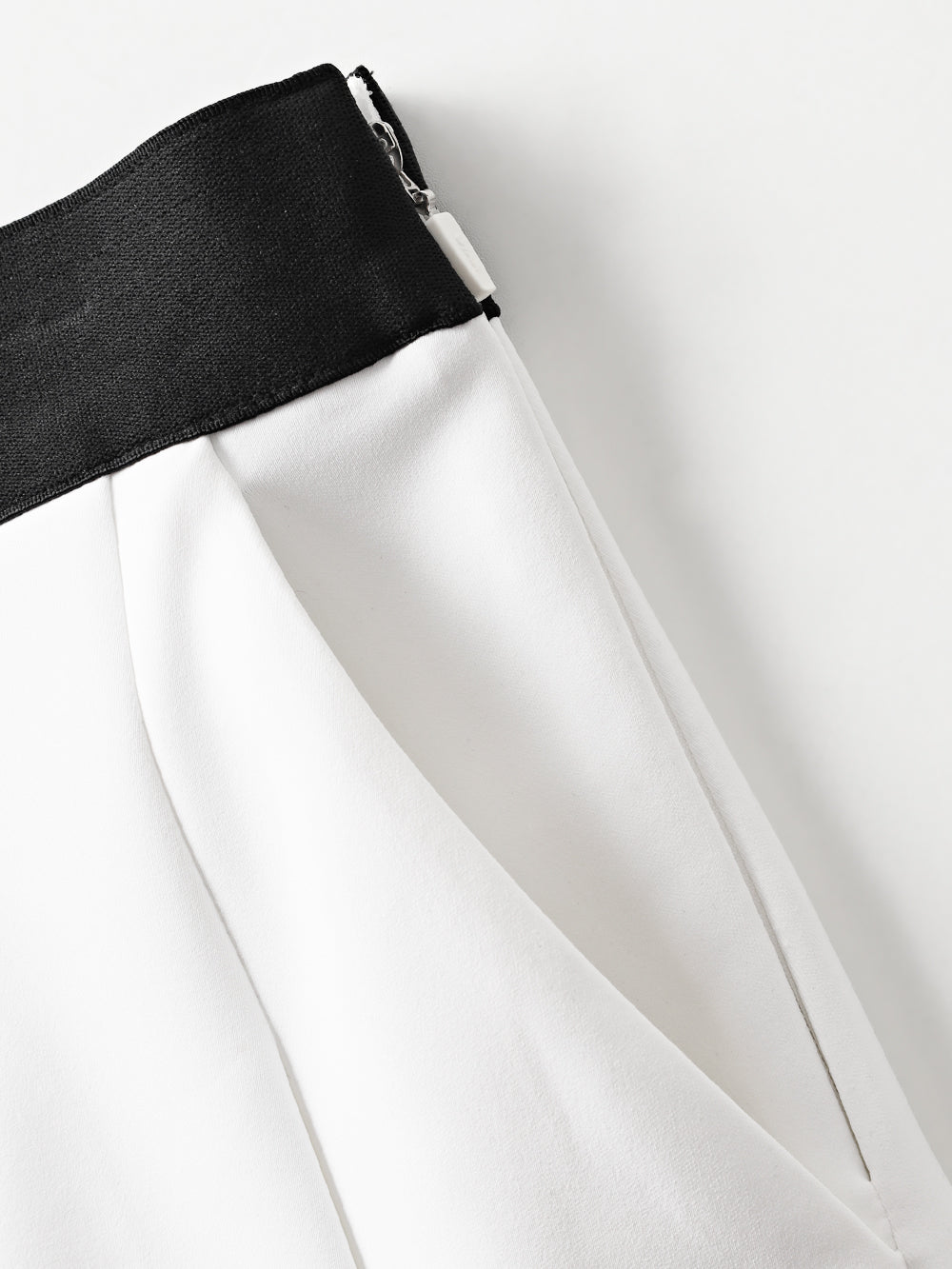 ユタ レタリングテープポケットプリーツスカート