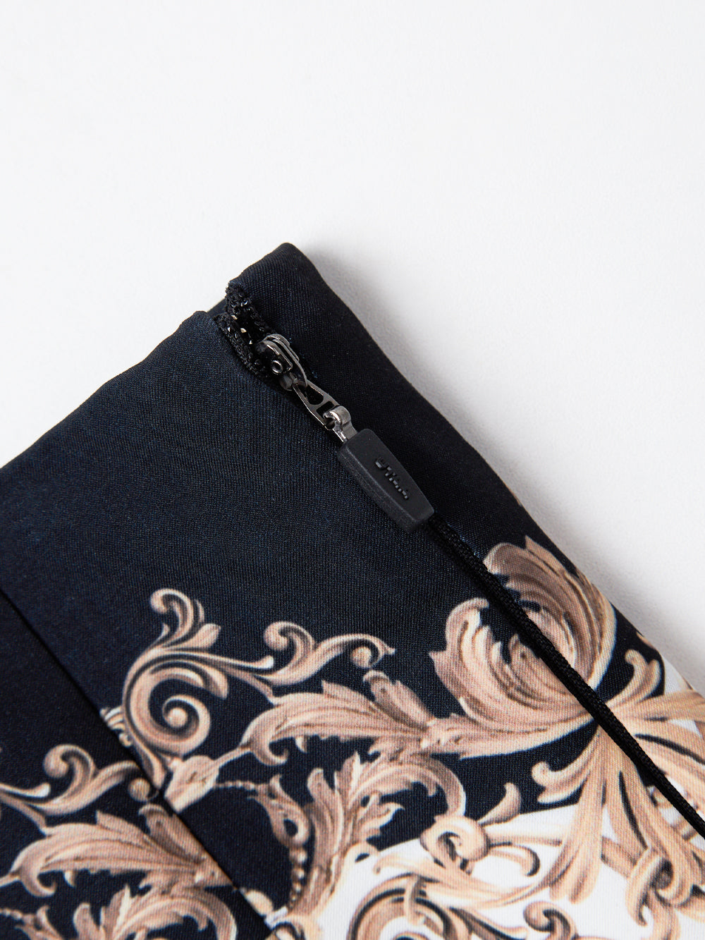 ユタ ミラーパンサーパンスカート