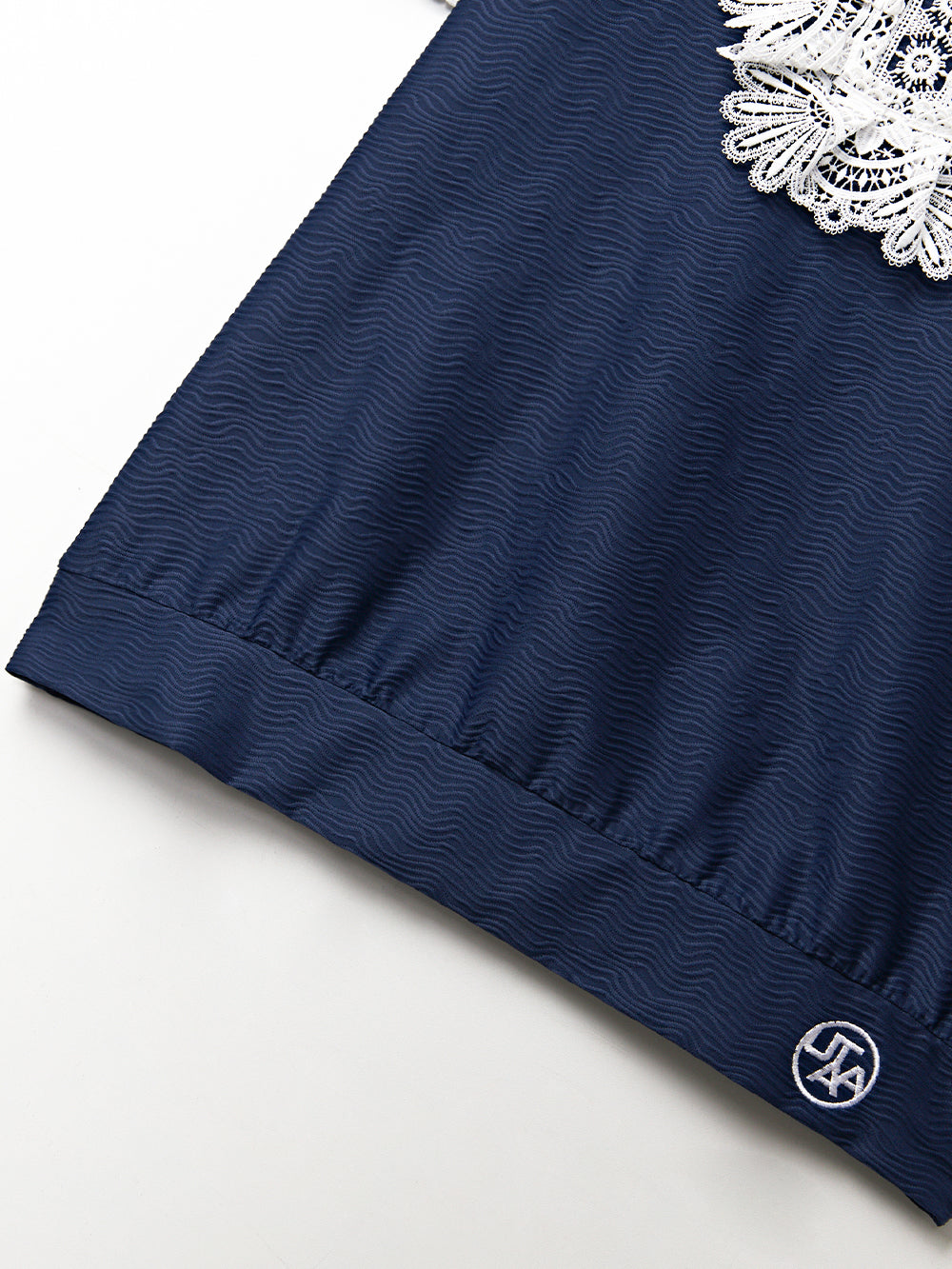 UTAA ノートルダムレースシャツ : Women's