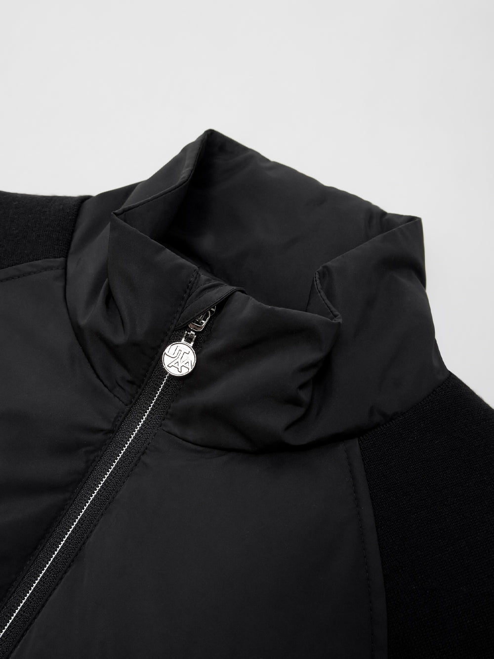 UTAA Raglanニットスリーブミックスダウンジャンパー ブラック : Women's