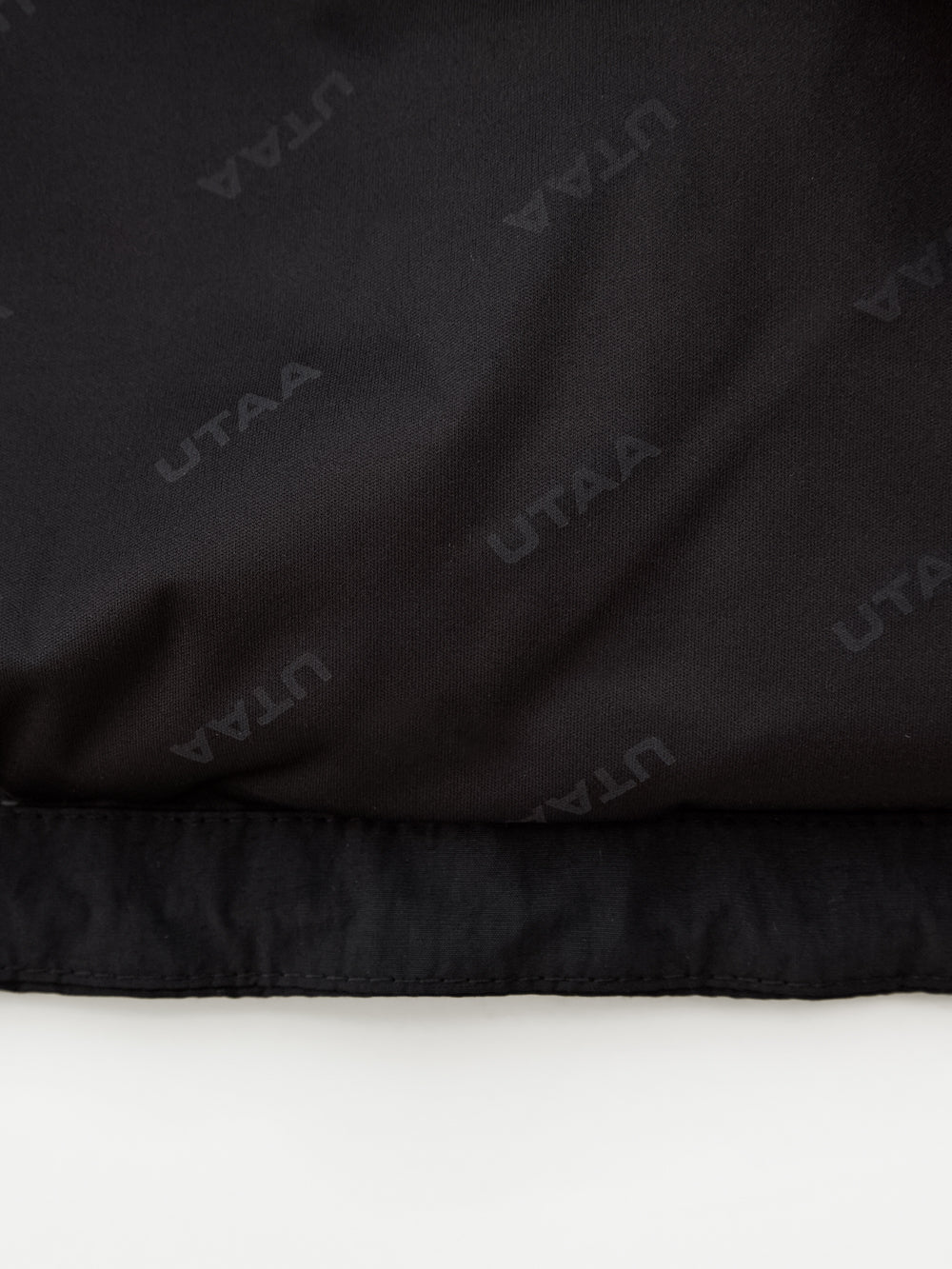 UTAA リングパンサーパディングハーフウィンドブレーカー ブラック : Women's