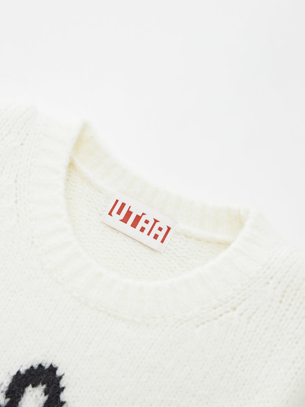 UTAA ネオンカラーポップパンサーニットプルオーバー ホワイト : Women's