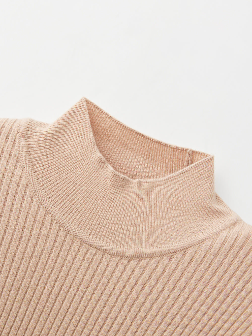UTAA ギルトシーリングコンタータートルネックニット : Women's