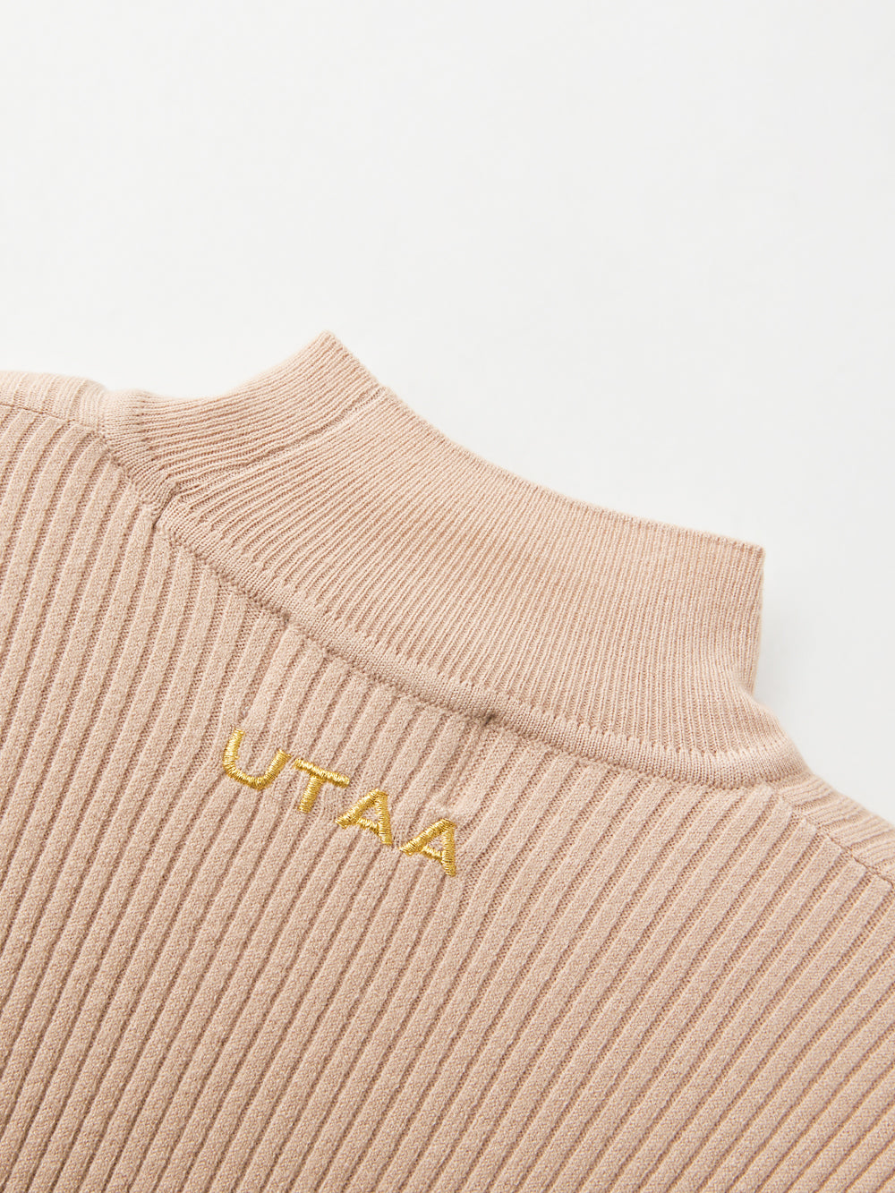 UTAA ギルトシーリングコンタータートルネックニット : Women's