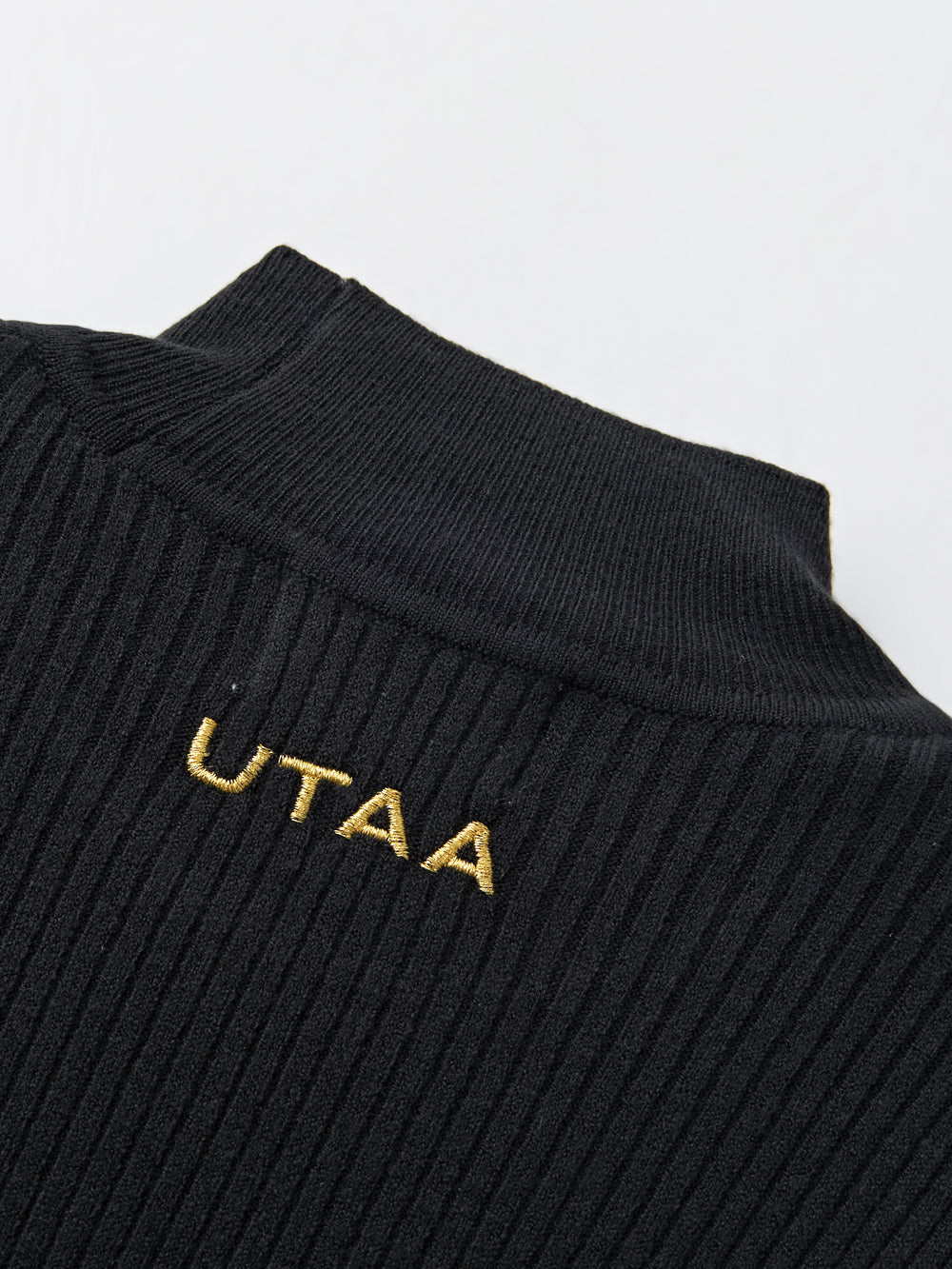 UTAA ギルトシーリングコンタータートルネックニット : Women's