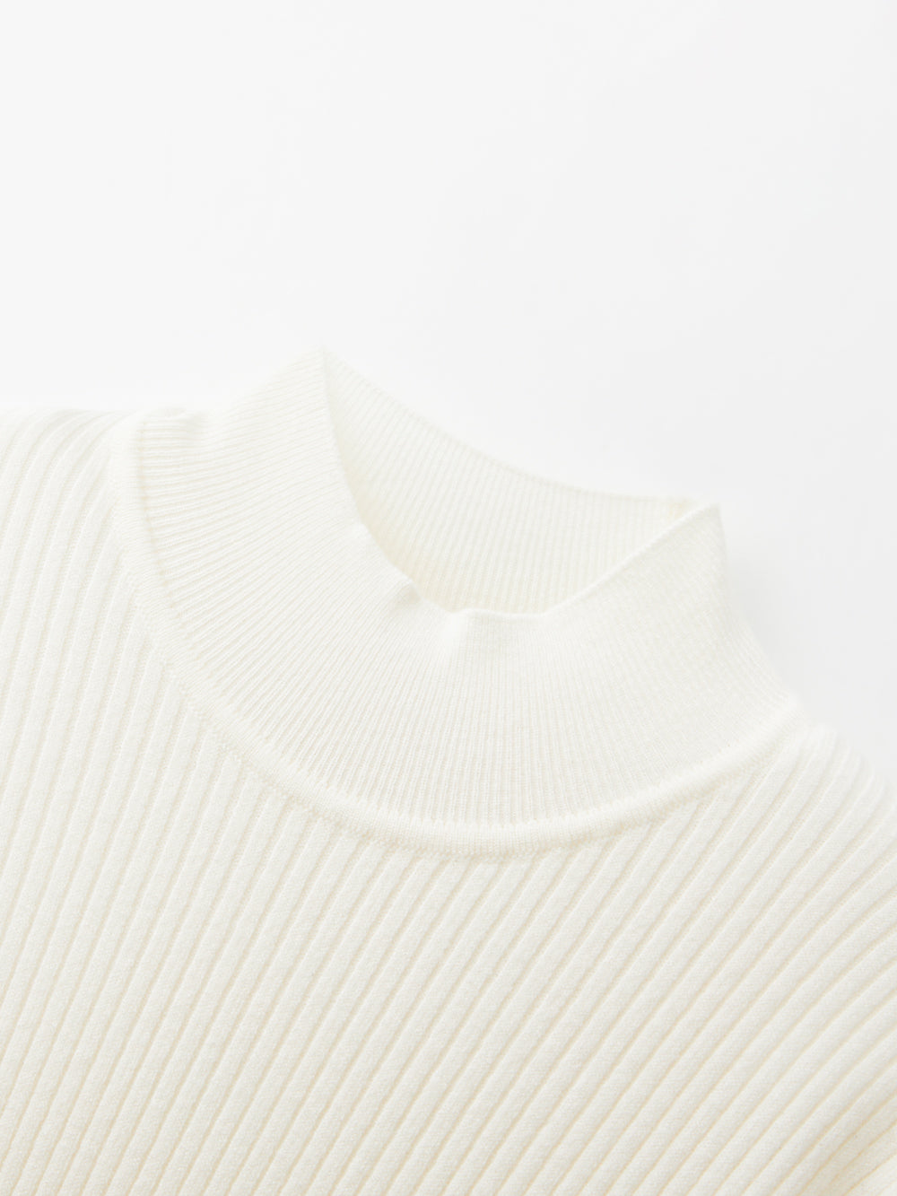 UTAA ギルトシーリングコンタータートルネックニット : Women's