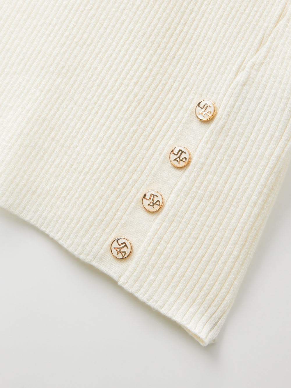UTAA ギルトシーリングコンタータートルネックニット : Women's