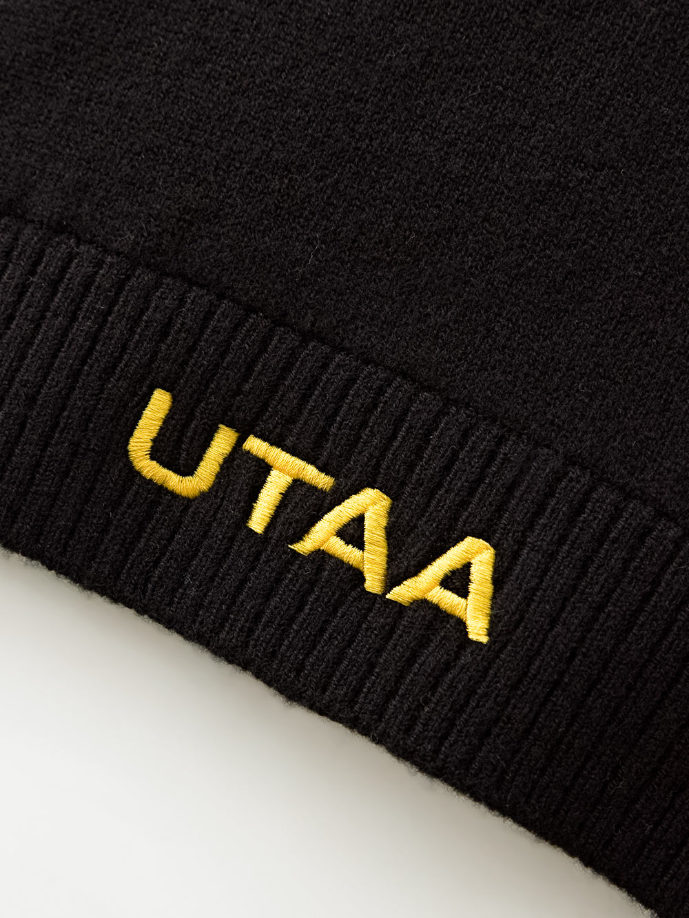 UTAA アイシングカラーエンボスニットプルオーバー (女性用) ブラック