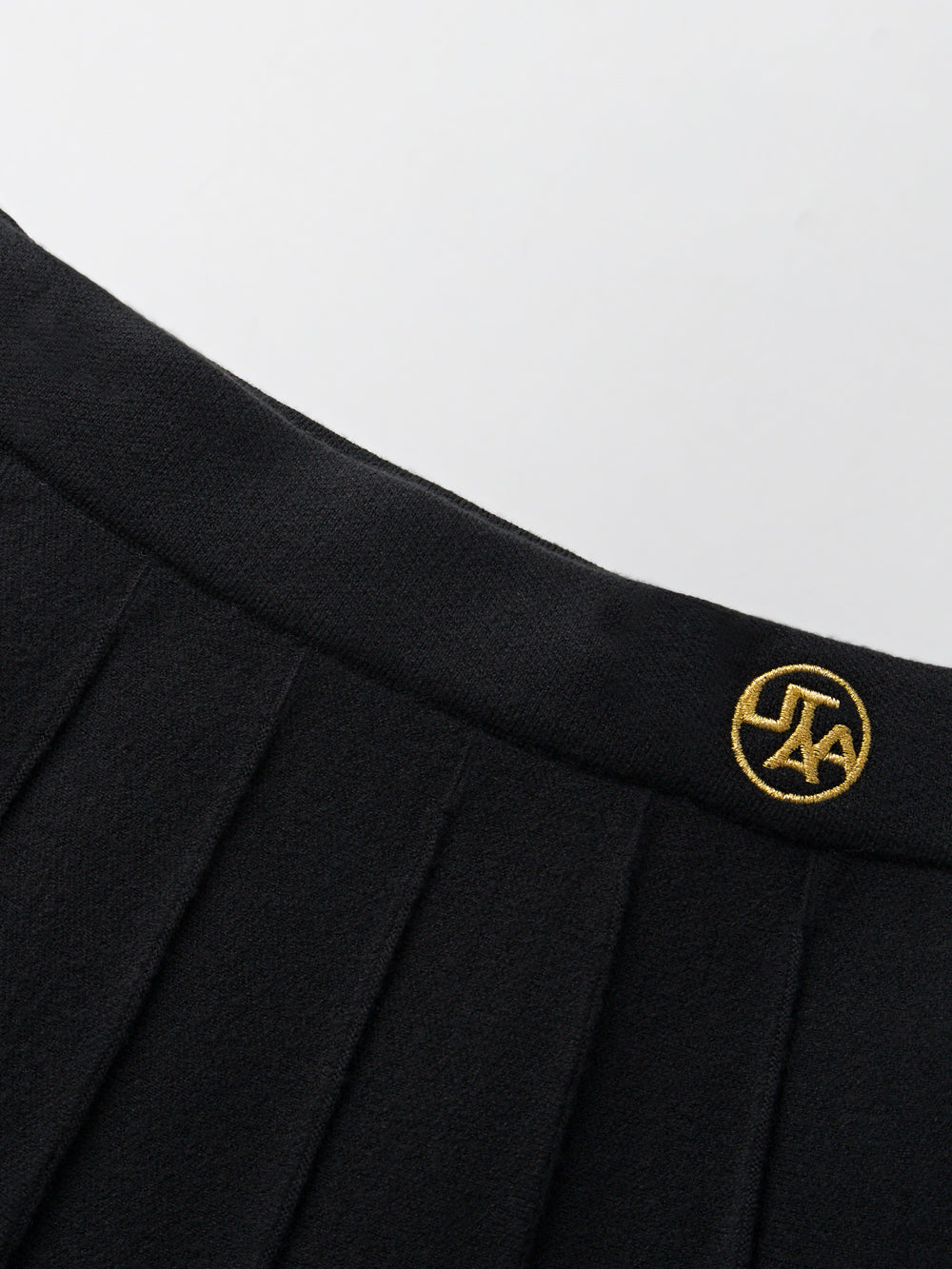 UTAA ギルトロゴAdelクラシックプリーツスカート ブラック : Women's