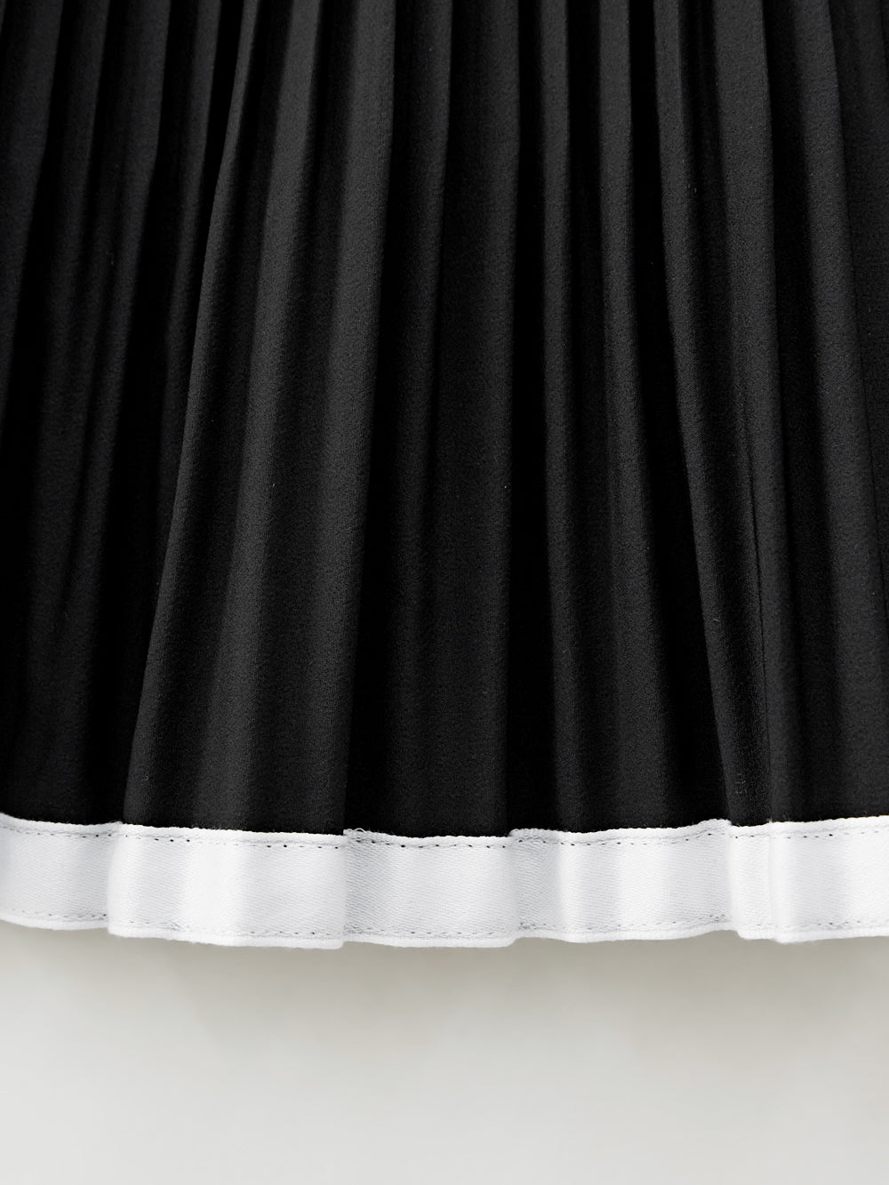 UTAA Curveリングラインプリーツスカート : Women's
