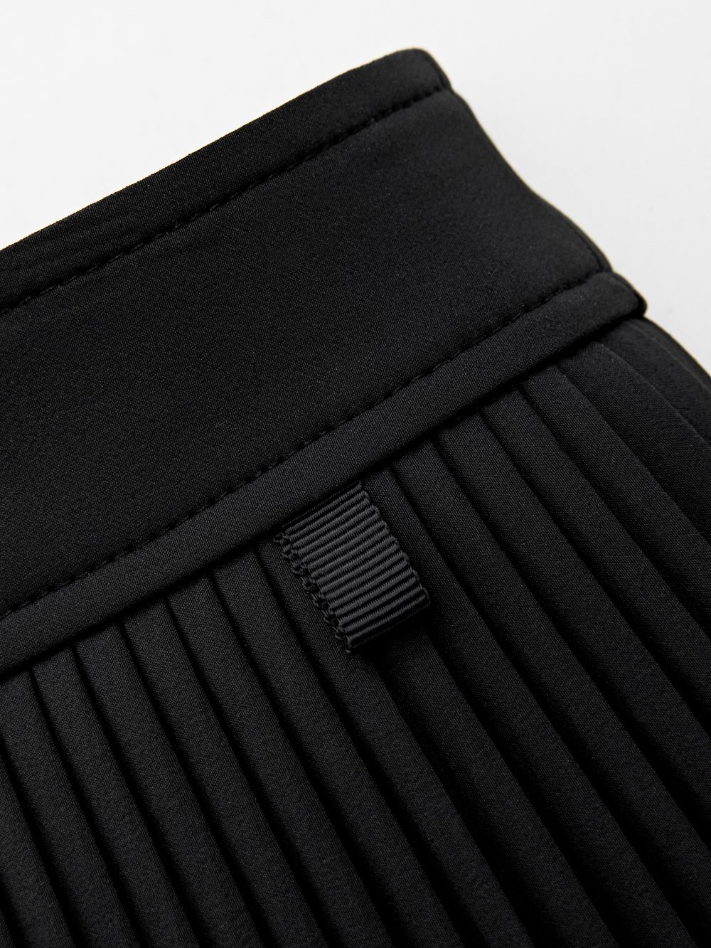 ユタ カーブリングプリーツスカート