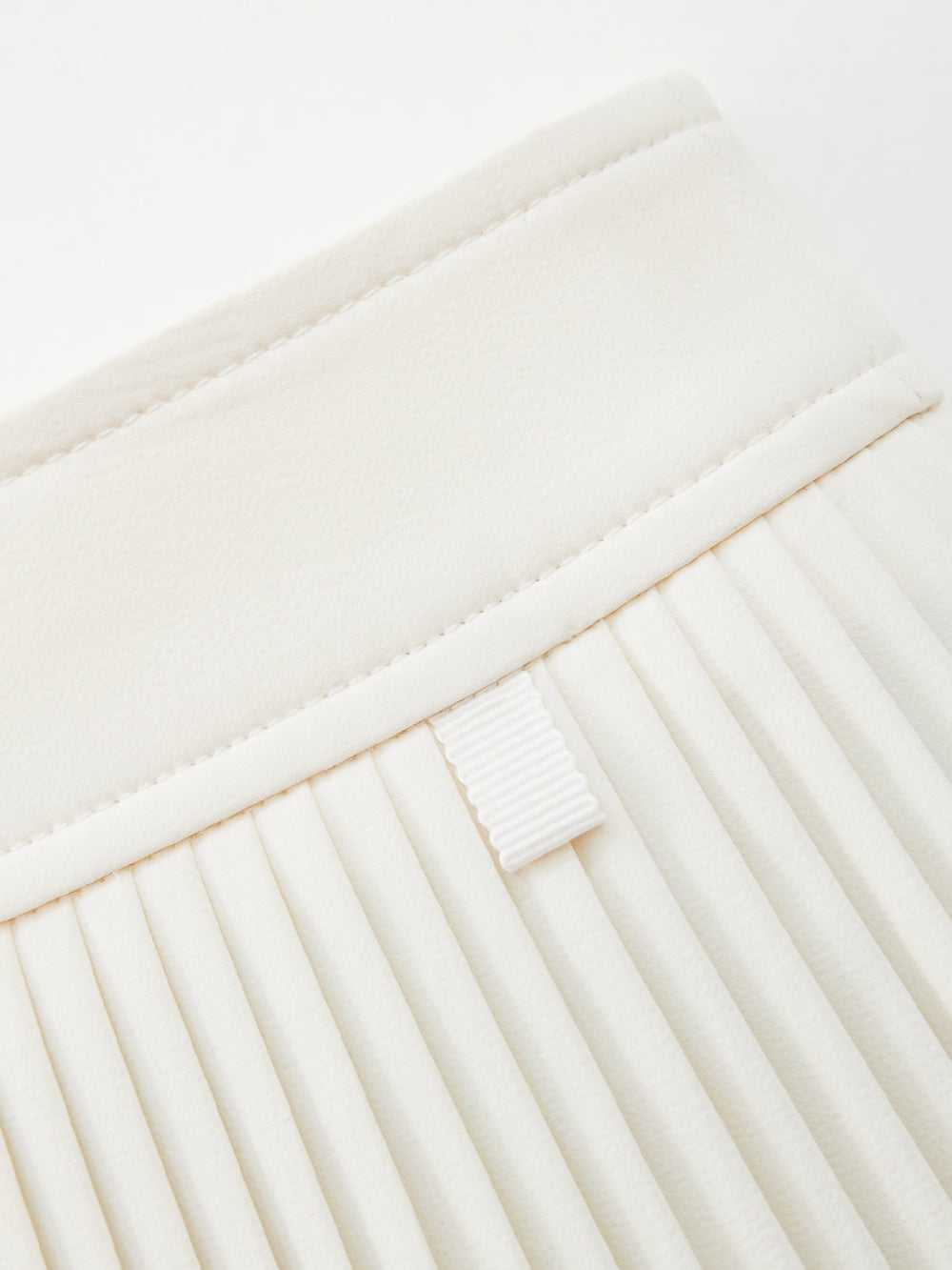 ユタ カーブリングプリーツスカート